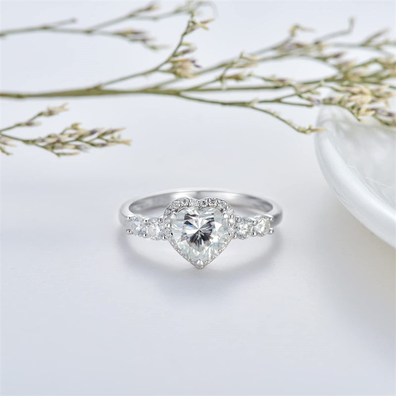 10K Gold 14K Gold 18K Gold  Heart-Cut Moissanite Halo Engagement Rings