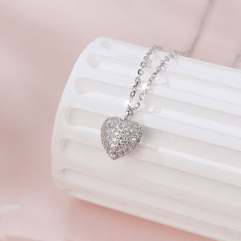 925 Sterling Silver Elegant Heart-shaped Zircon Pavé Pendant Necklace In Sterling Silver