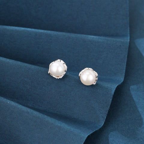 925 Sterling Silver Elegant Pearl Stud Earrings In Silver Floral Setting