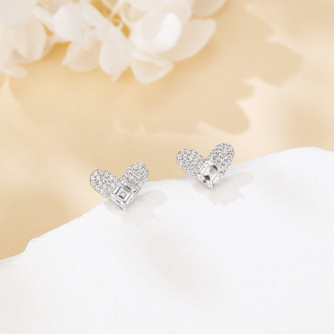 925 Sterling Silver Sparkling Heart-shaped Moissanite Stud Earrings
