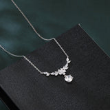 925 Sterling Silver Elegant Zircon Flower Necklace With Sparkling Silver Chain And Pendant