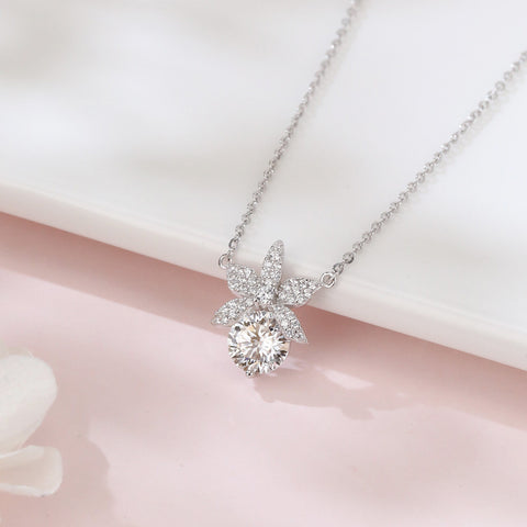 925 Sterling Silver Elegant Silver Flower Necklace With Moissanite Accent: Timeless Beauty For Any Occasion