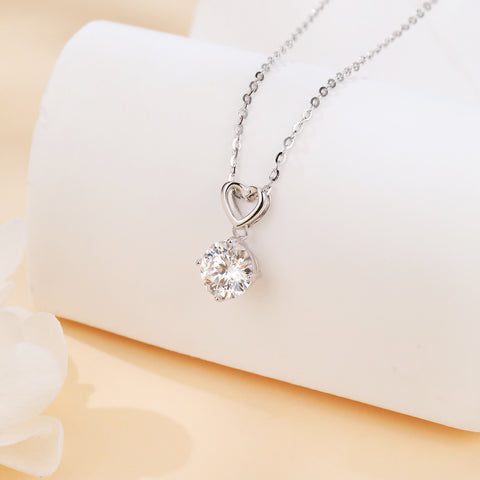 925 Sterling Silver Elegant Heart-shaped Moissanite Pendant Necklace With Chain Link Design