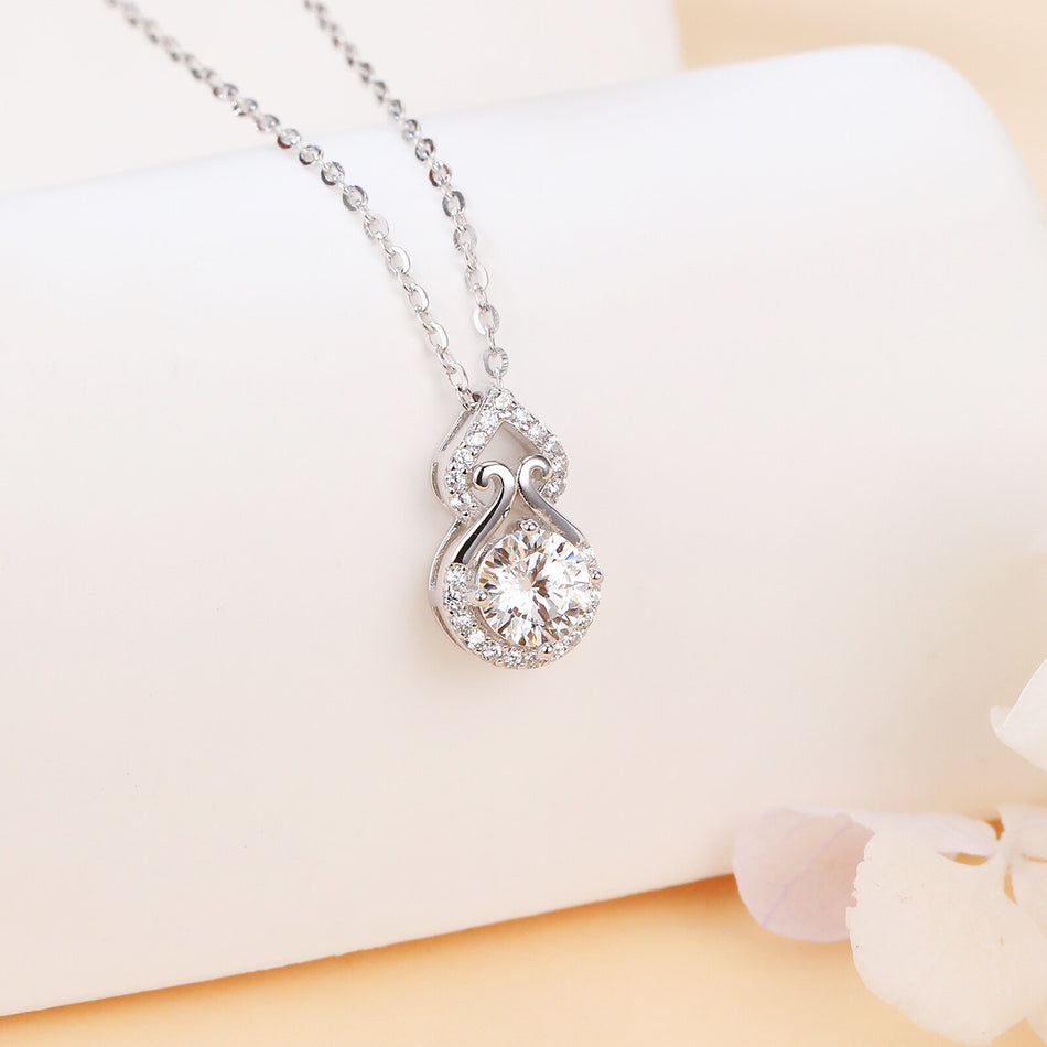 925 Sterling Silver Elegant Moissanite Pendant Necklace With Sparkling Accents