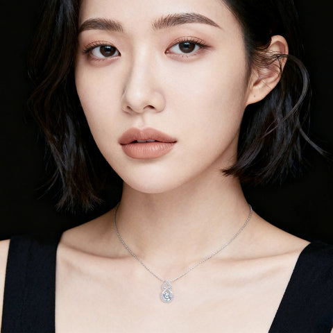 925 Sterling Silver Elegant Moissanite Pendant Necklace With Sparkling Accents