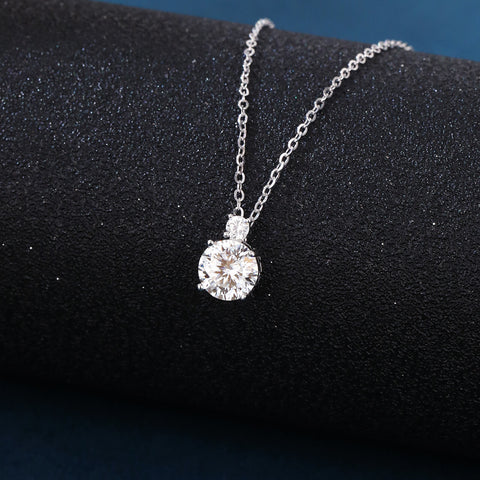 925 Sterling Silver Elegant Moissanite Pendant Necklace With Classic Silver Chain