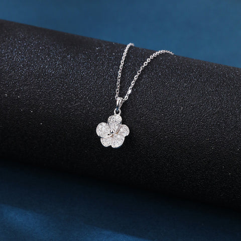 925 Sterling Silver Elegant Silver Zircon Four-leaf Clover Pendant Necklace