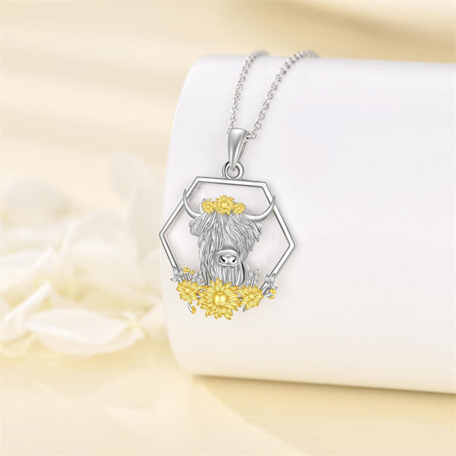Highland Cow Pendant for Teen Girls Cute Animal Necklace Jewelry Gift