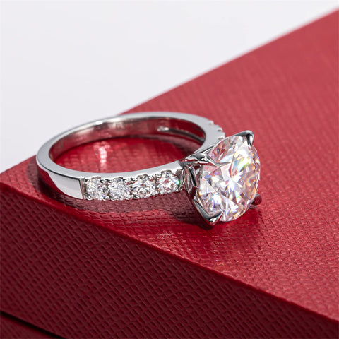 14K Gold Round Cut Moissanite Wedding Anniversary Ring